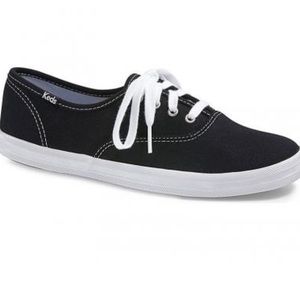 Women’s Black Keds